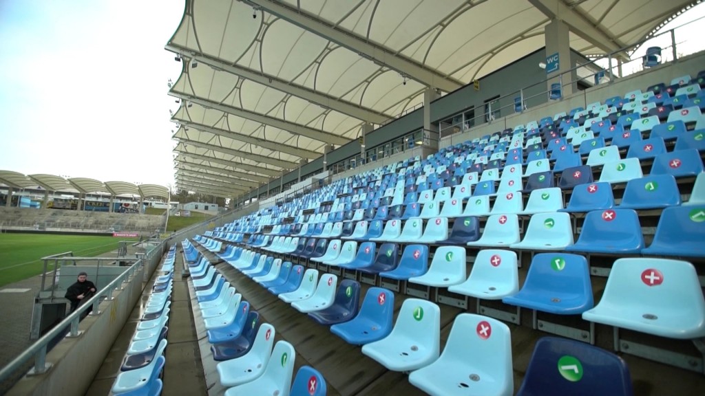 Foto: Blick auf die Ränge im Ludwigsparkstadion