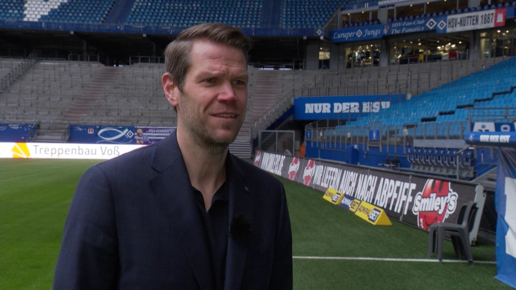 Foto: Eric Huwer bei einem Interview