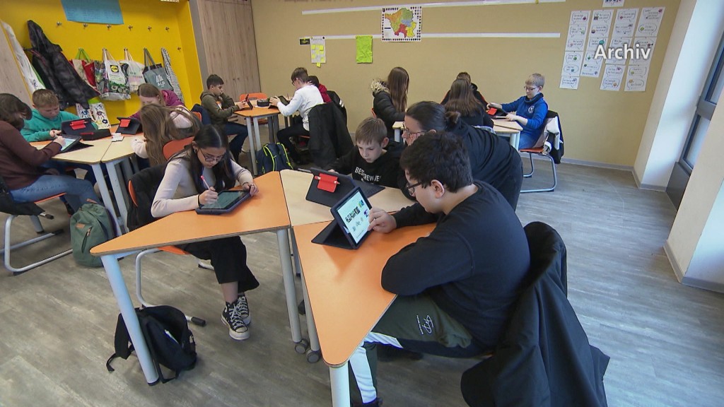 Foto: Tablet-Nutzung in einer Schulklasse