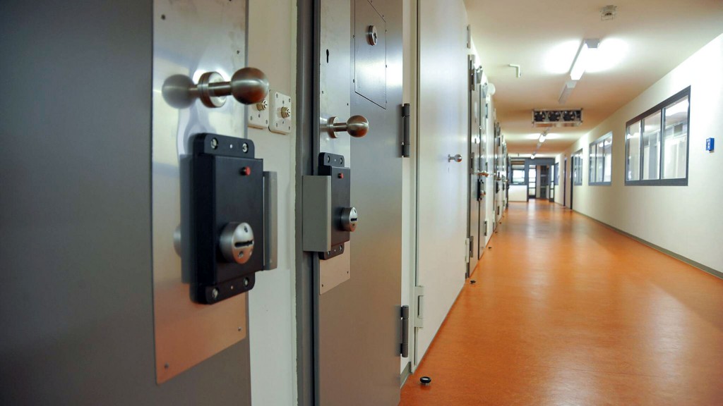 Zellenblock im neuen Haus 4 der Justizvollzugsanstalt Lerchesflur in Saarbrücken