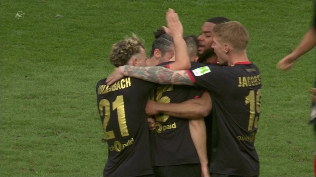 Foto: SV Wehen Spieler jubeln