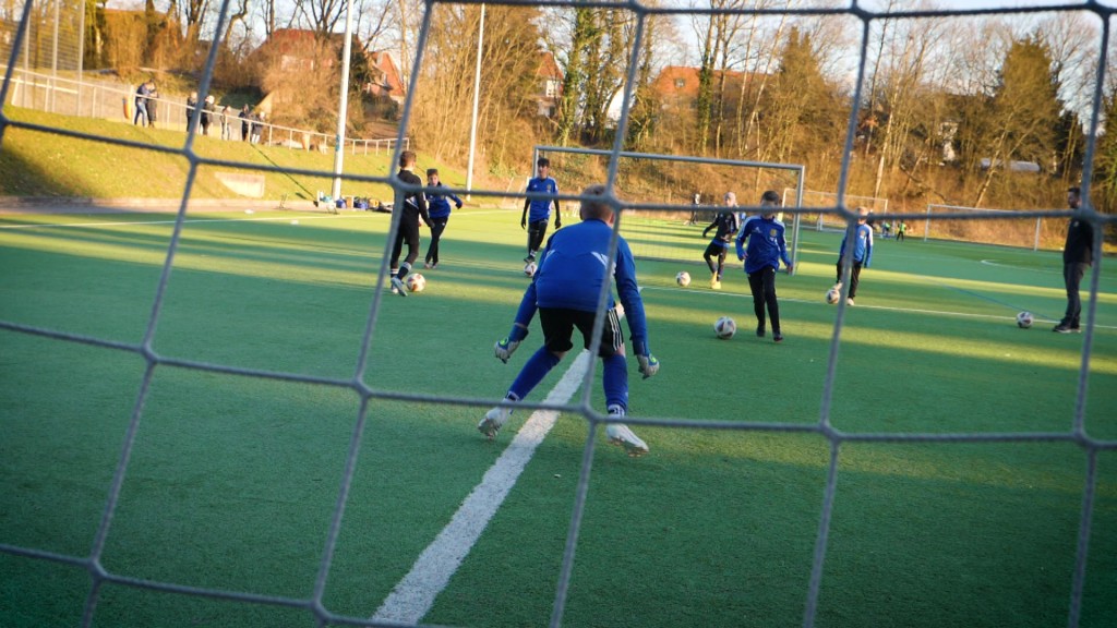 Foto: Junge Fußballer beim Training