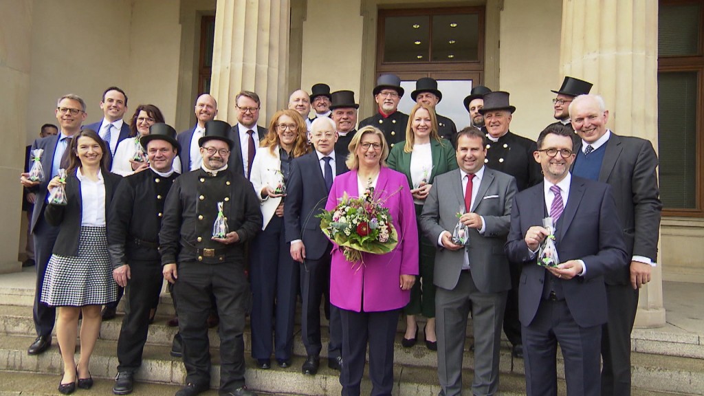 Foto: Das neue Kabitnett vor dem Landtag