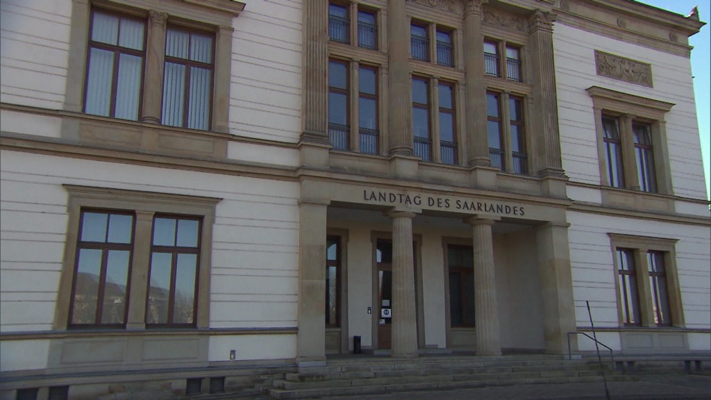 Der Eingang des saarländischen Landtags