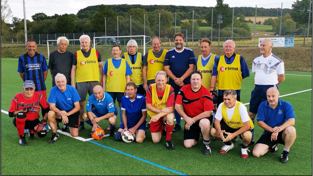 Foto: Deutsch-französisches Altherren-Fußballteam