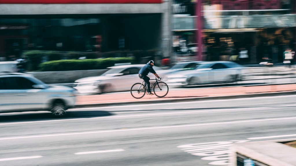 Foto: Fahrradfahrer im Straßenverkehr