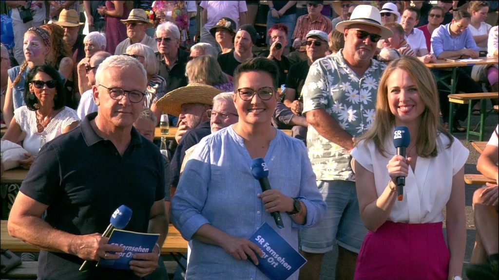 Foto: Joachim Weyand, Sonja Marx und Julia Lehmann bei SR Fernsehen vor Ort in Siersburg