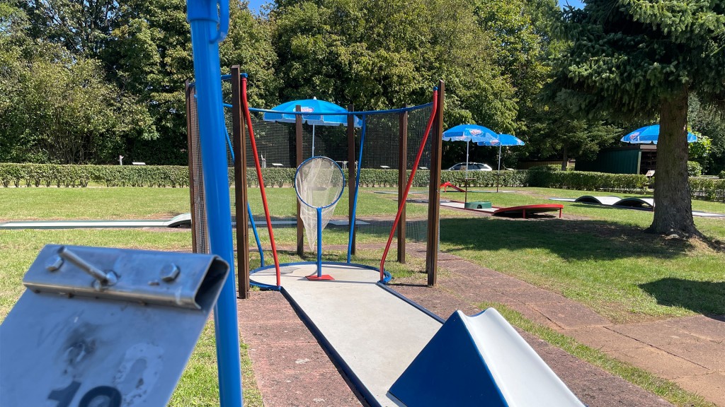 Foto: Spielgeräte im Freizeitpark in Neunkirchen/Nahe