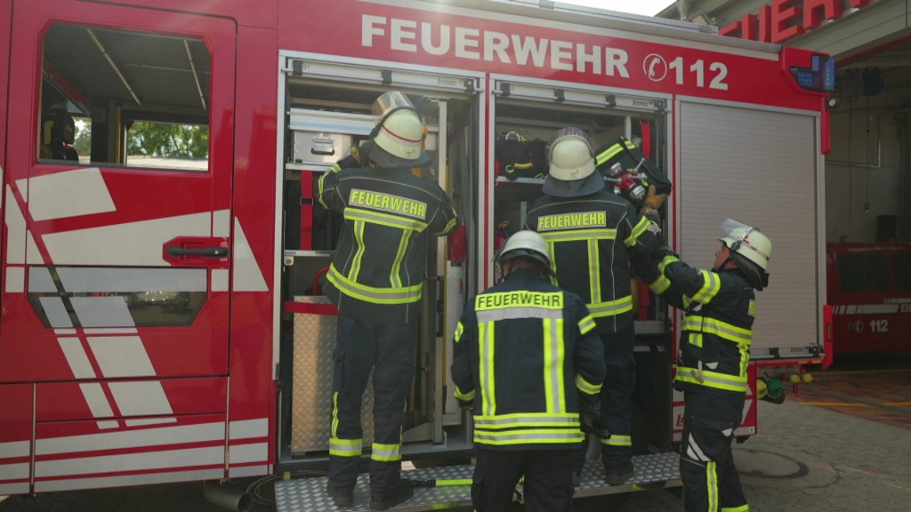 Feuerwehr bereitet sich auf einen Einsatz vor