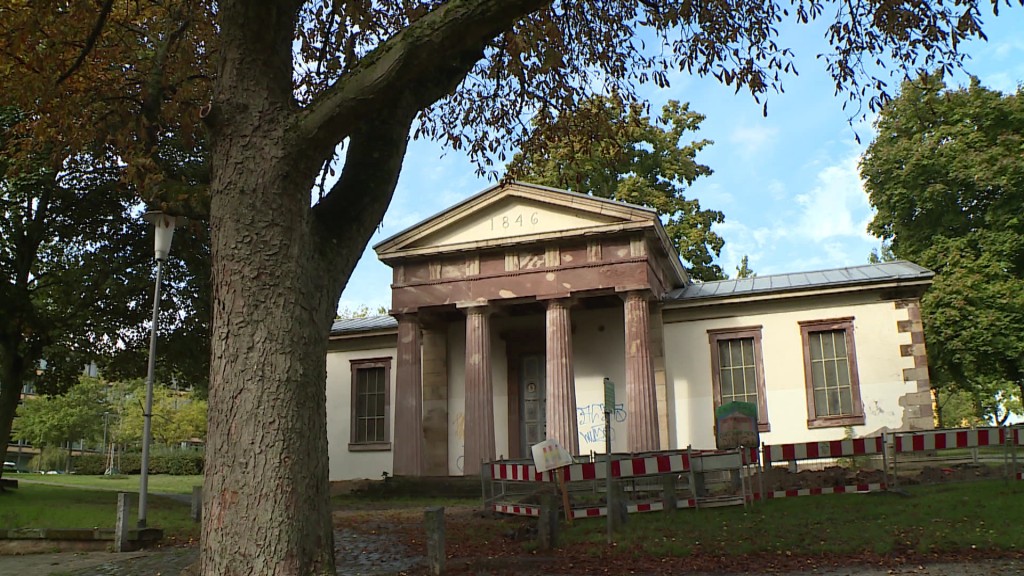Foto: Einsegnungshalle im Echelmeyerpark