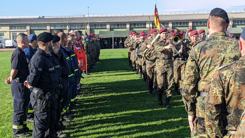 Die Zermonie zur Kommandoübergabe beim Landeskommando der Bundeswehr in Saarlouis