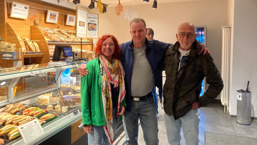 v.l.n.r.: Susanne Wachs (SR), Heiko Thiery, Thomas Gerber (SR) in der Bäckerei und Konditorei Welling in Bous