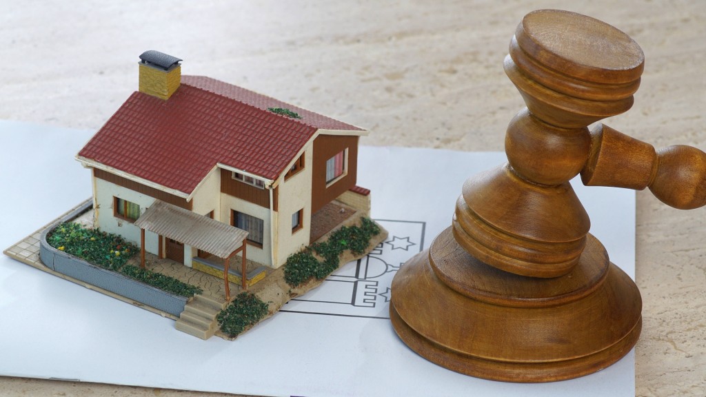 Ein Hausmodell und ein Richterhammer