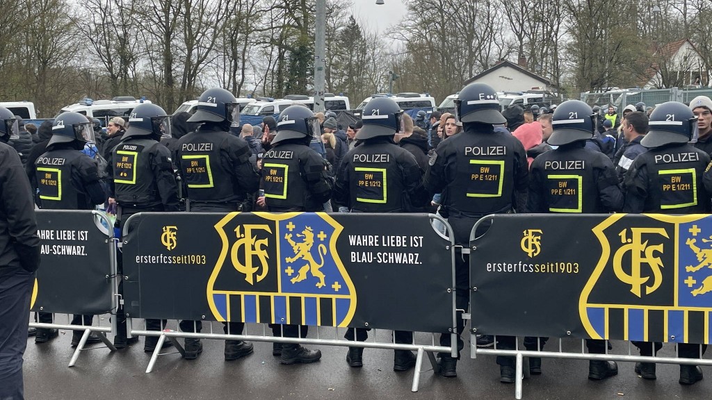 Polizeieinsatz bei Fußballspiel des FC Saarbrücken