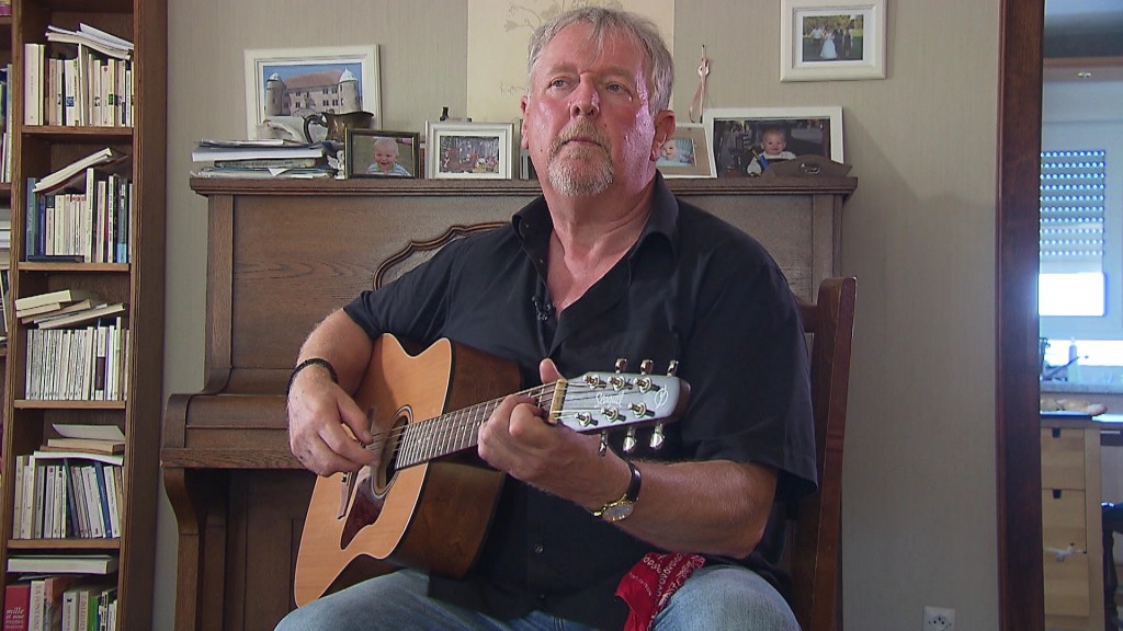 Foto: Elvis Stengel mit Gitarre