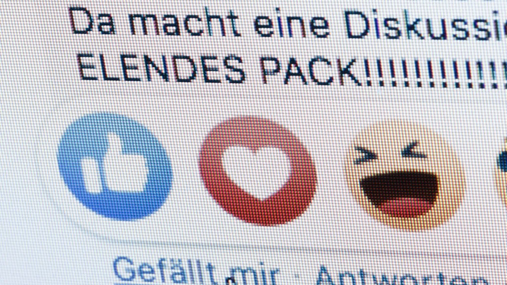 Social-Media Hasspost 