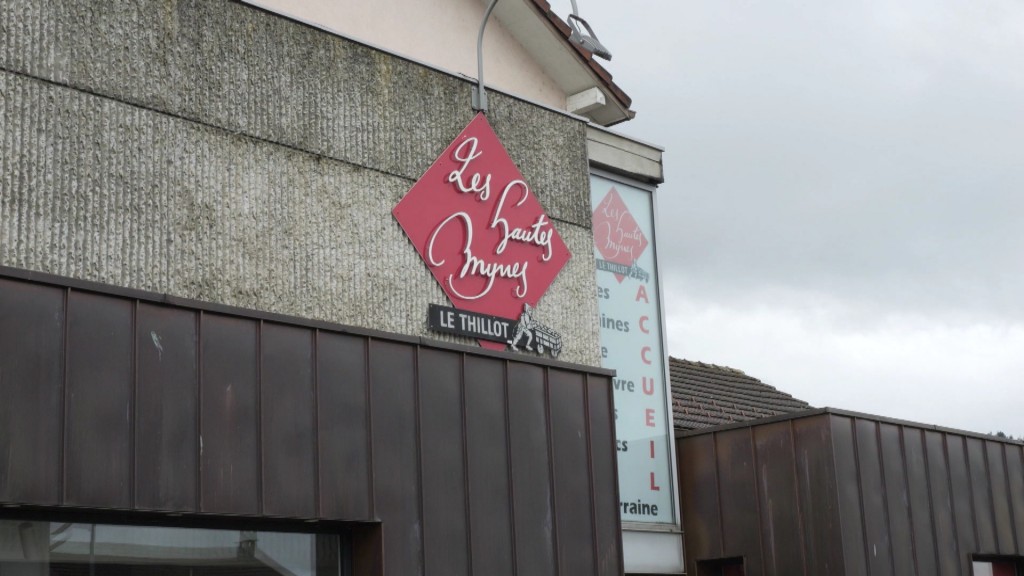 Foto: Außenansicht und Schild Les Hautes-Mynes