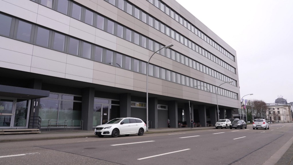 Foto: Amtsgericht Saarbrücken von außen