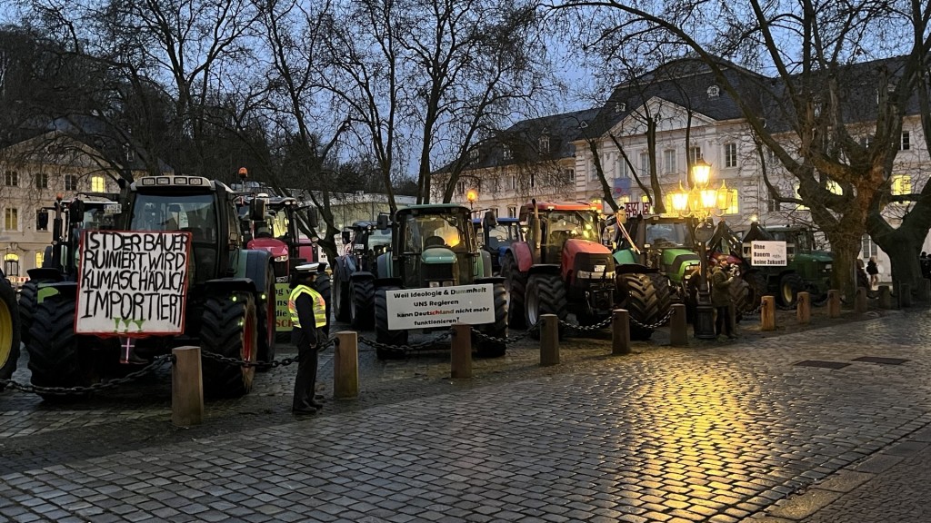 Traktoren auf dem Ludwigsplatz in Saarbrücken