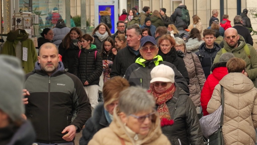 Foto: Menschen in einer Einkaufstraße