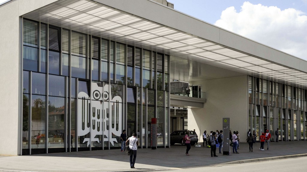 Foto: Campus-Center der Universität des Saarlandes in Saarbrücken