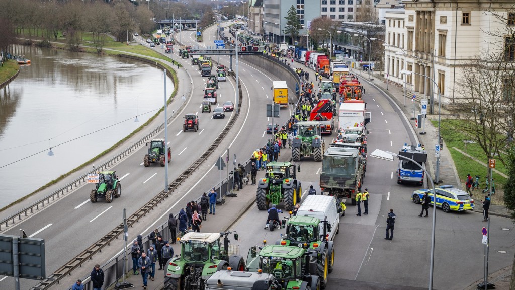 Bauern protestieren vor dem Landtag in Saarbrücken 
