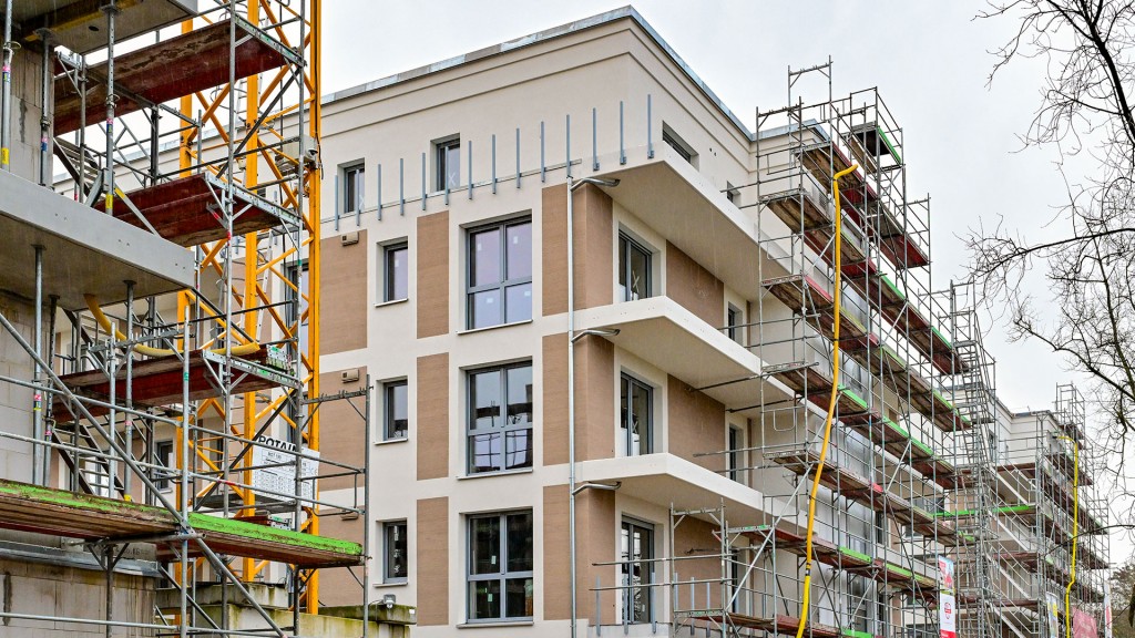 Foto: Eine Baustelle mit neuen Wohnungen in neu gebauten Mehrfamilienhäusern