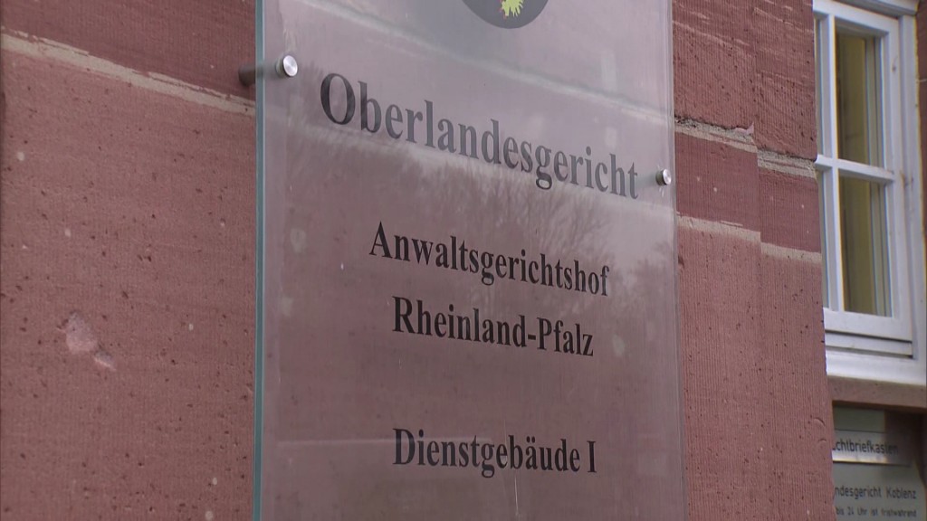 Foto: Schild des Oberlandesgerichtes in Koblenz
