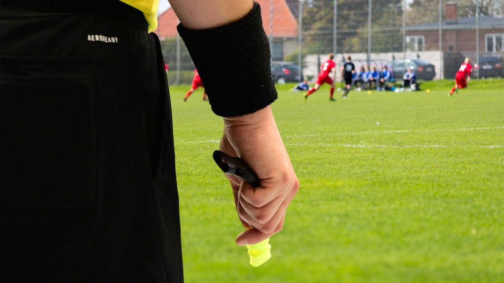 Schiedsrichter bei einem Amateur-Fußballspiel