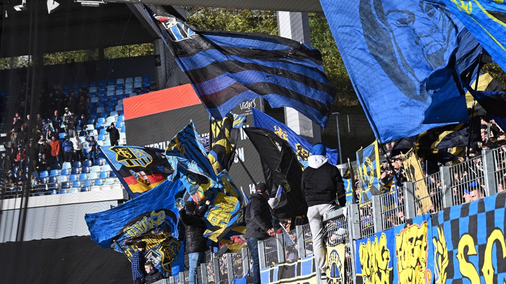 Fans des FC Saarbrücken im Stadion