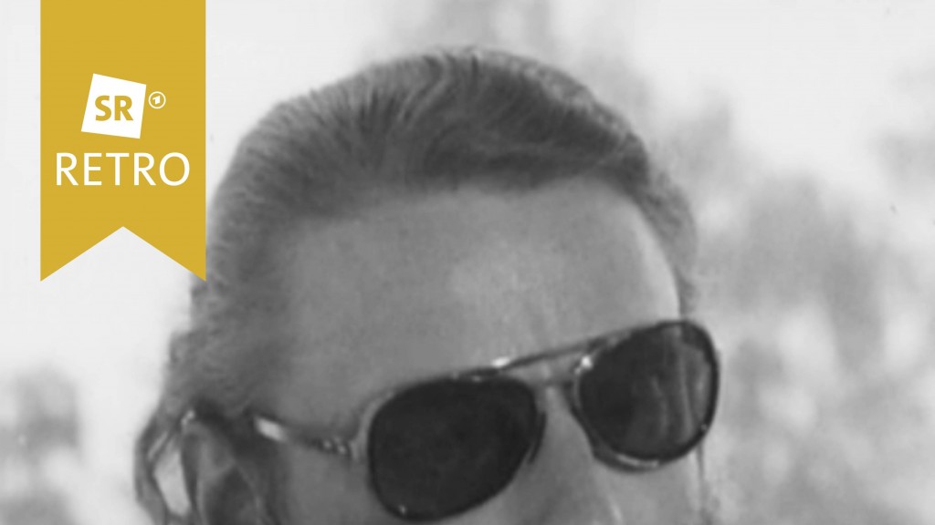 Heinz von Cramer mit Sonnenbrille