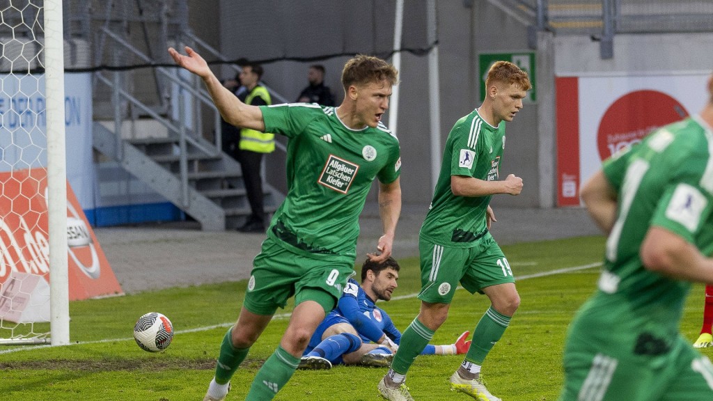 Foto: FCH-Spieler Phil Harres trifft zum 2:3 Anschluss gegen Kickers Offenbach 