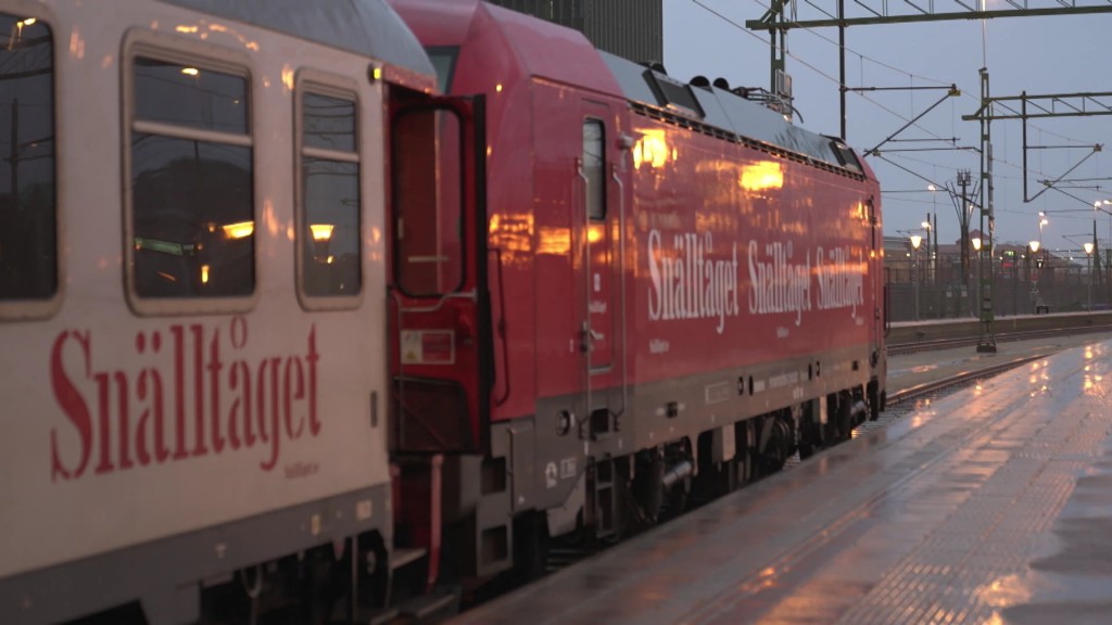 Foto: Nachtzug im Bahnhof