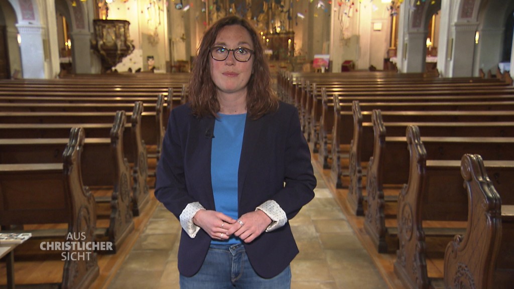 Foto: Luisa Maurer steht in Kirche