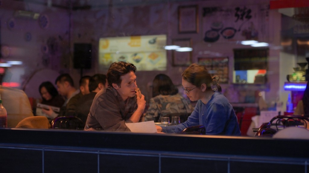 DIE GLEICHUNG IHRES LEBENS: Marguerite (Ella Rumpf) und Lucas (Julien Frison) lernen sich besser kennen
