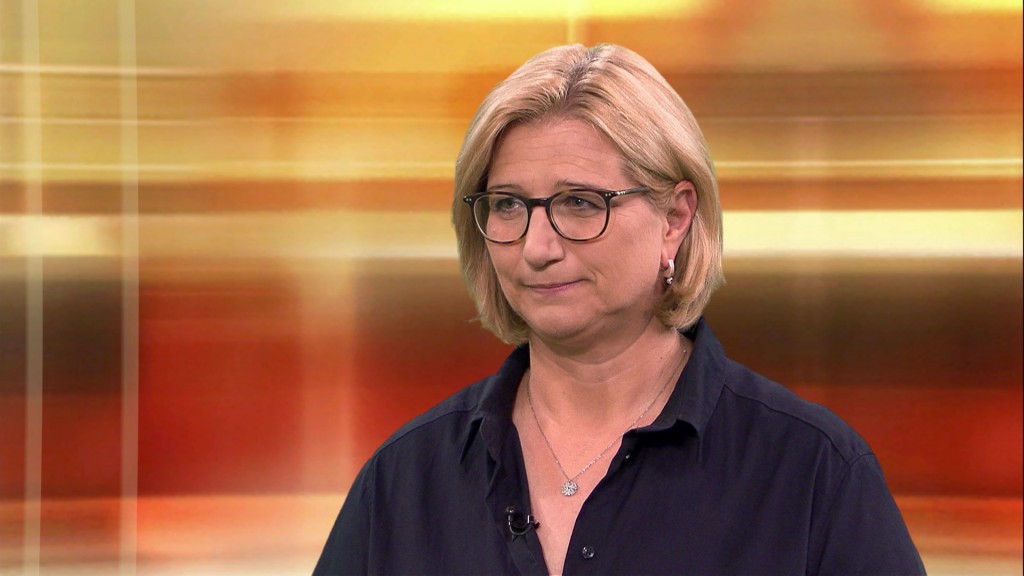 Foto: Ministerpräsidentin Anke Rehlinger (SPD) im Studio