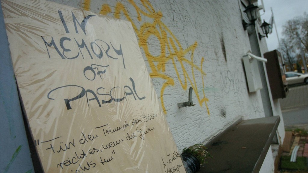 Ein Schild erinnert an den verschwundenen Pascal