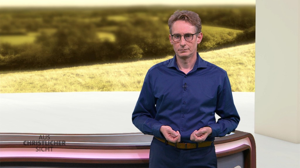 Foto: Pfarrer Tim Jochen Kahlen im Studio