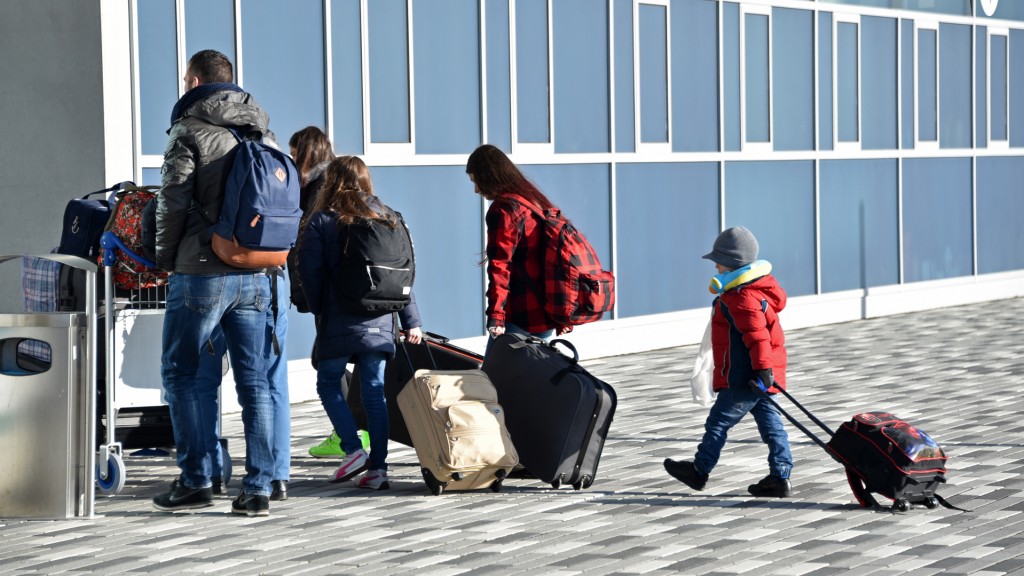Eine Familie muss Deutschland verlassen.