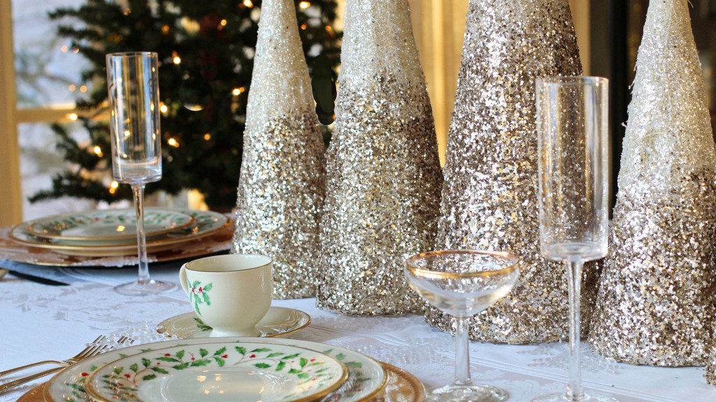 Eine gedeckte Weihnachtstafel