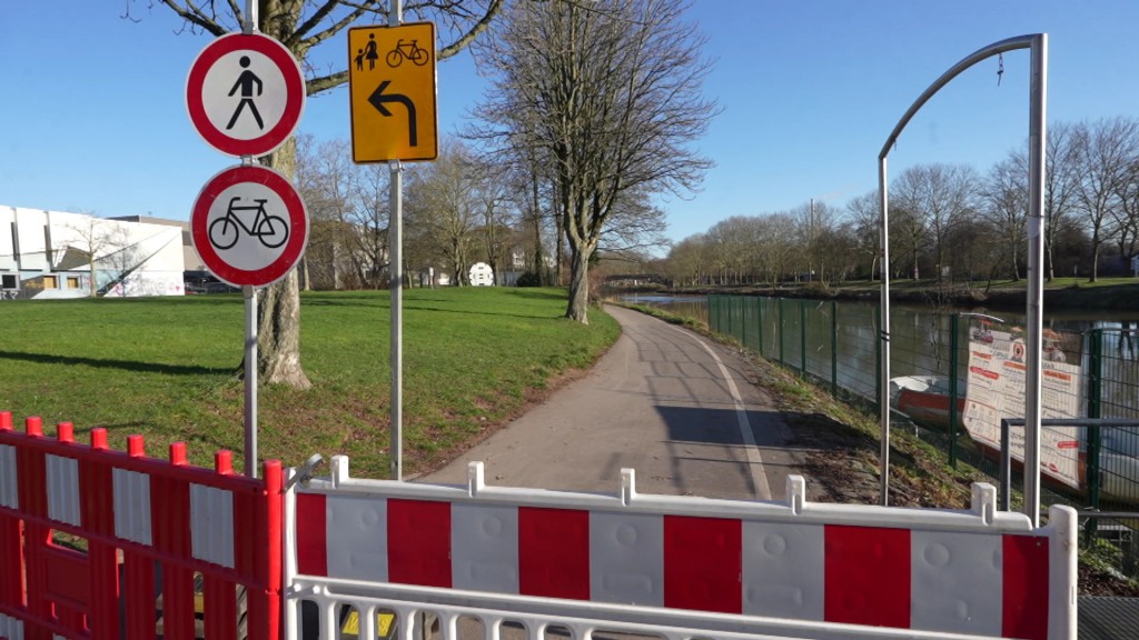 Foto: Absperrung am Leinpfad