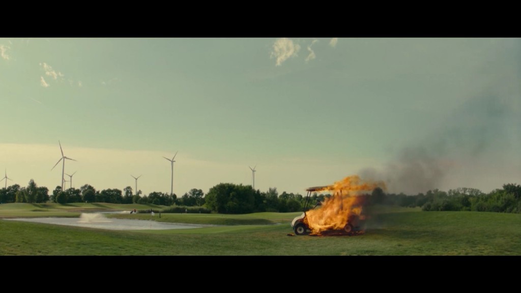 Foto: Golf Cart steht in Brand