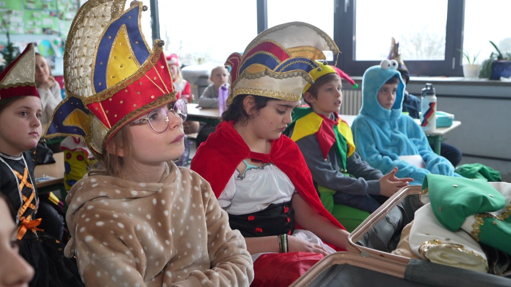 Foto: Verkleidete Schulkinder an Fastnacht
