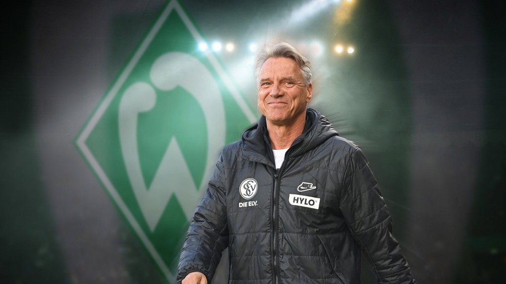 Fotomontage. Horst Steffen mit dem Logo von Werder Bremen im Hintergrund
