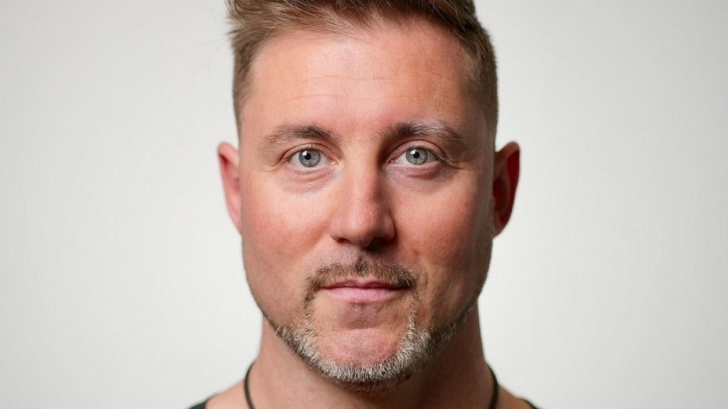 Der Keyboarder und Produzent Chris Besch