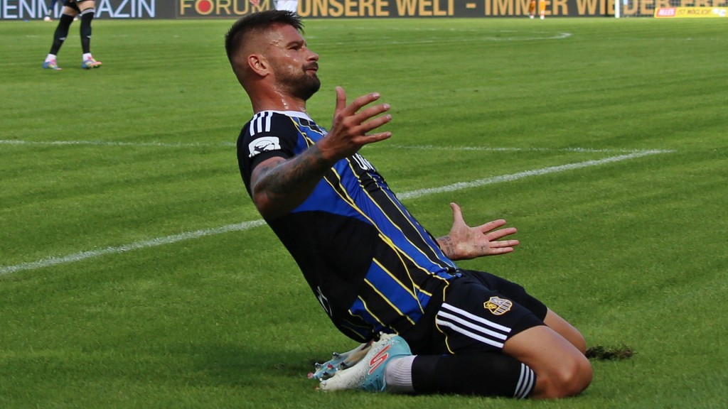 Foto: 1. FC Saarbrücken feiert 4:1-Heimsieg gegen Aue