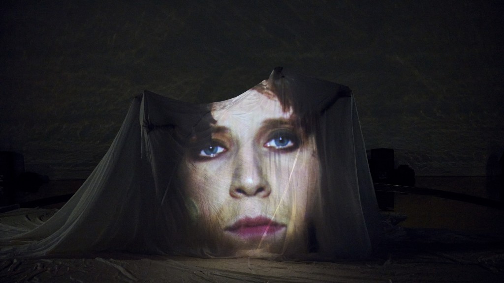 Verena Bukal, Christiane Motter (hinten), Lea – GIER von Sarah Kane | SONNE von Elfriede Jelinek