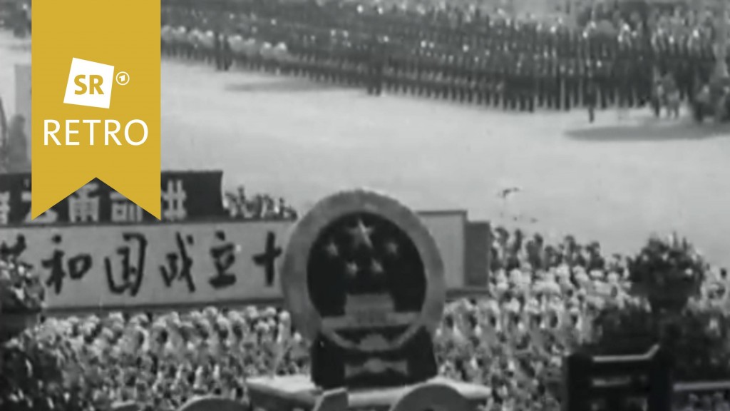 Parade zu den Feierlichkeiten anlässlich des 16. Geburtstags der Volksrepublik China