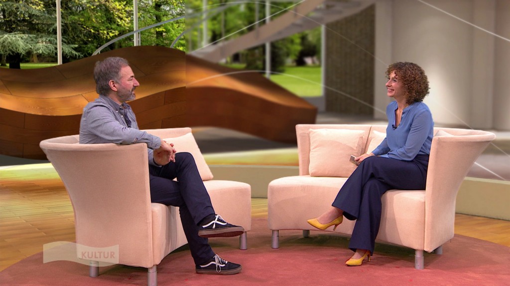 Foto: Chris Burr und Christine Alt im Studio Interview