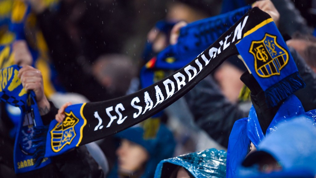 Fans des 1. FC Saarbrücken im Ludwigsparkstadion